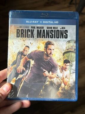 Brick Mansions (Blu-ray) + hd digital brand new in packaging 
2014